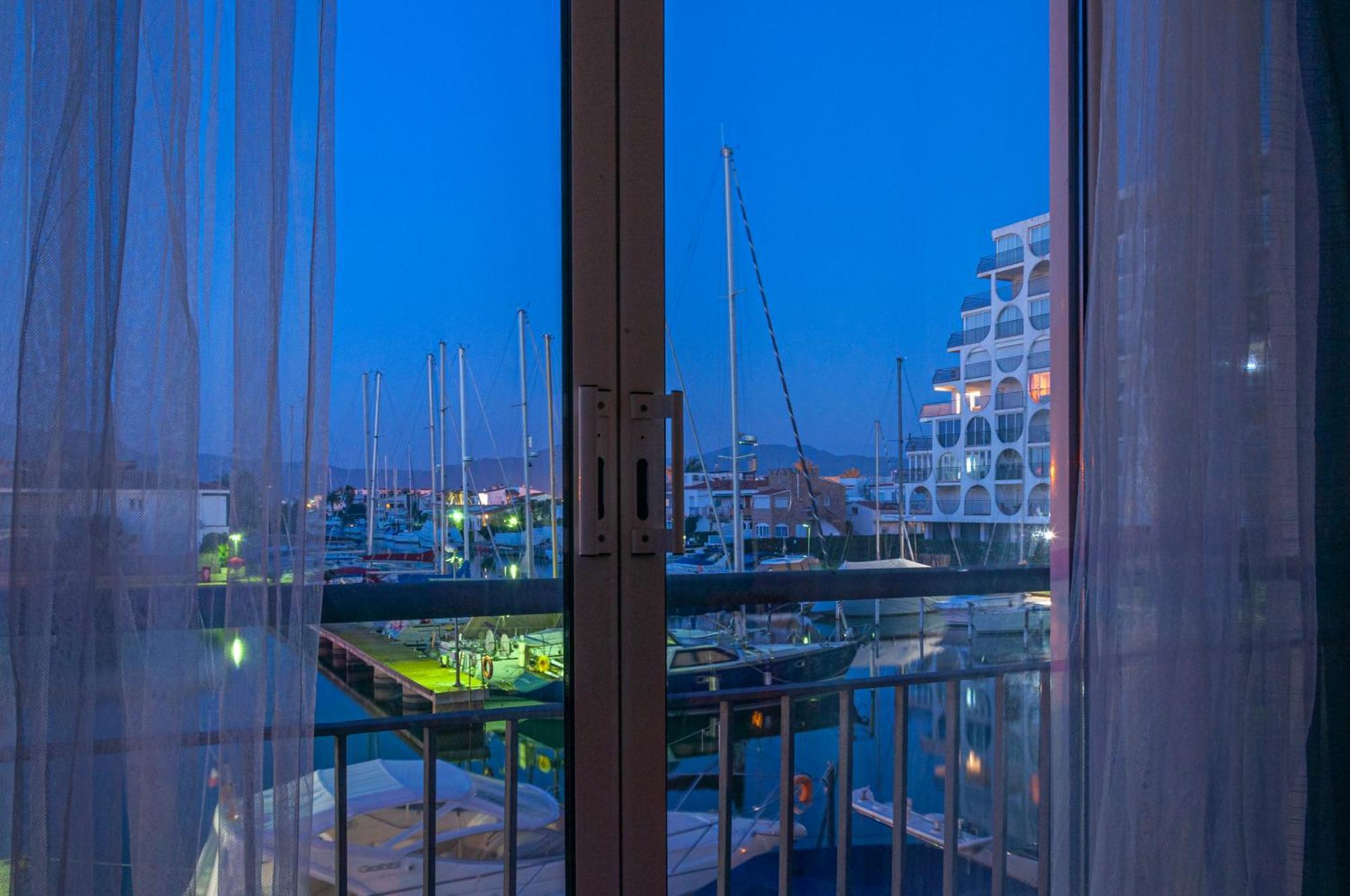 Estudio En 1ª Linea Con Vistas Al Puerto Deportivo By Insidehome Empuriabrava Exterior photo